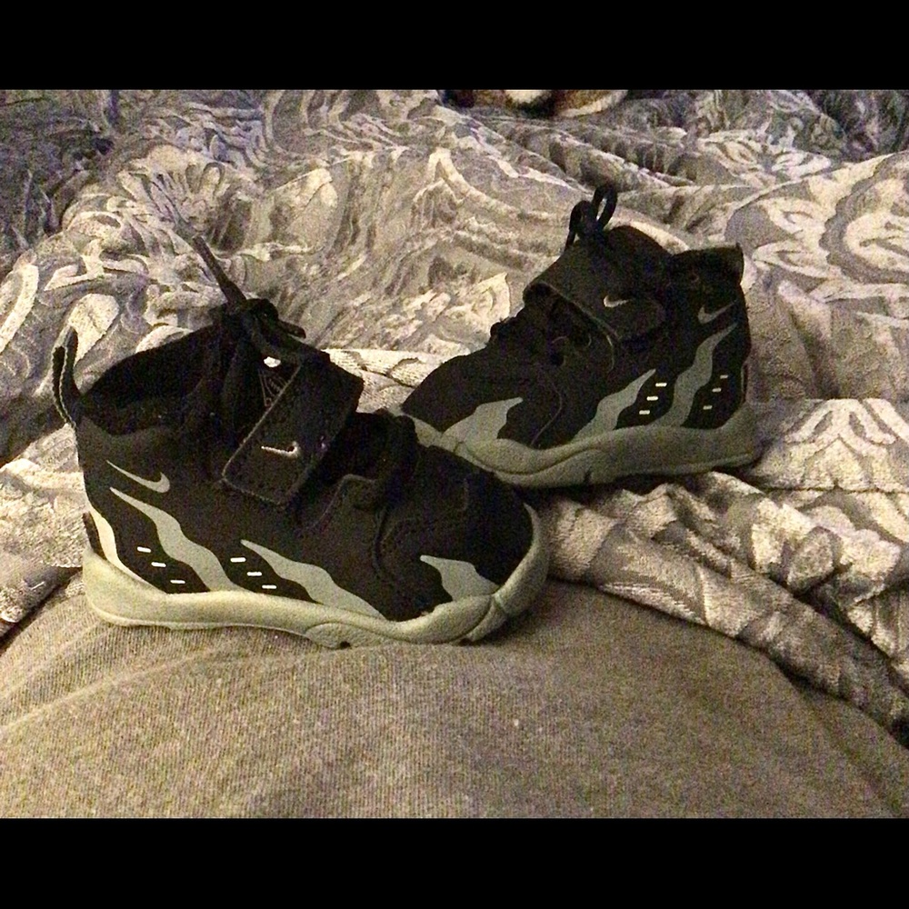 Nike Air DT Max 96 Deion Sanders